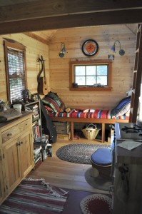 Tiny_house_interior,_Portland